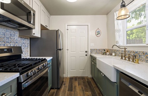 Mid Central Cottage | Dandy M - Charming vintage countryhouse-inspired cottage in Pasadena