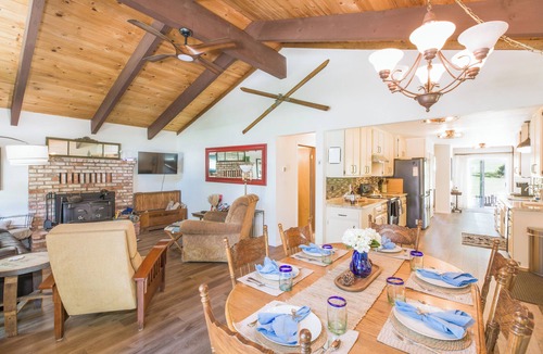 Lake Almanor West House | Darling 2-bedroom house on golf course at Lake Almanor West
