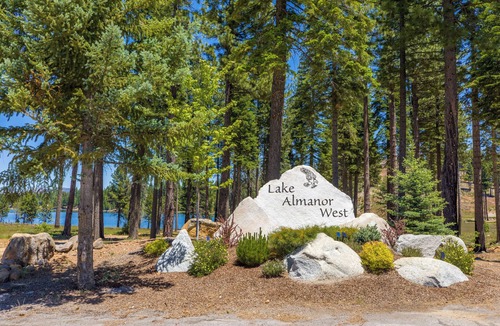 Lake Almanor West House | Darling 2-bedroom house on golf course at Lake Almanor West