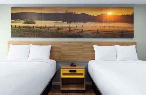Bakersfield Hotel | Days Inn by Wyndham Bakersfield