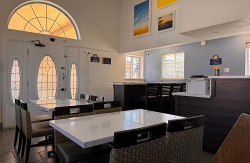 Bishop Hotel | Days Inn by Wyndham Bishop