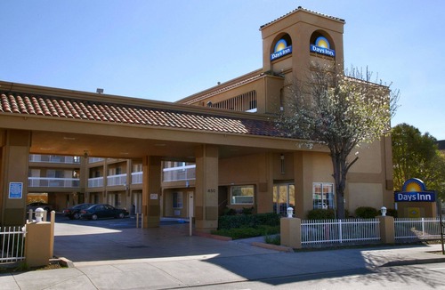 Hayward Hotel | Days Inn by Wyndham Hayward Airport
