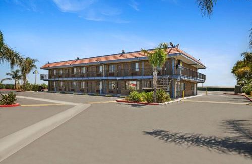 Lost Hills Hotel | Days Inn by Wyndham Lost Hills