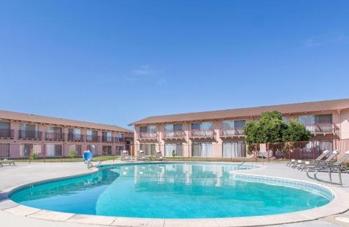 Modesto Hotel | Days Inn by Wyndham Modesto