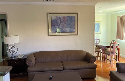 North Whisman Hotel | Days Inn & Suites by Wyndham Mountain View
