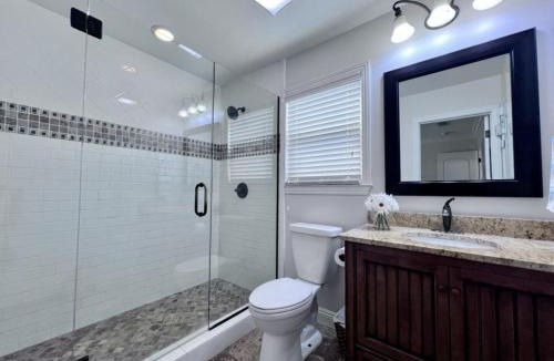 Hermosa Village House | Dazzling 5 Bedroom Pool Home 1/4 Mile To Disney