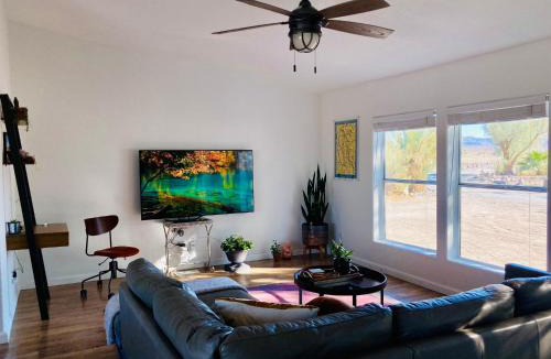 Tecopa House | Death Valley Hot Springs 3 Bedroom