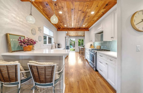 Seaside House | Del Monte Beach Cottage Sleeps 4 with Private Yard