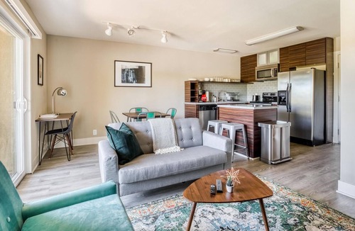 East San Mateo Apartment | Delightful 1BR in San Mateo, Gym + Pool