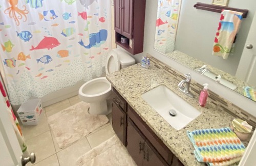 Turlock House | Delightful 4 Bedroom with POOL & BBQ