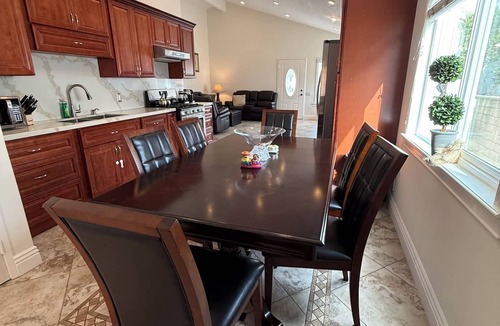 Mission Viejo House | Delightful 5-bedroom house with AC in Mission Viejo