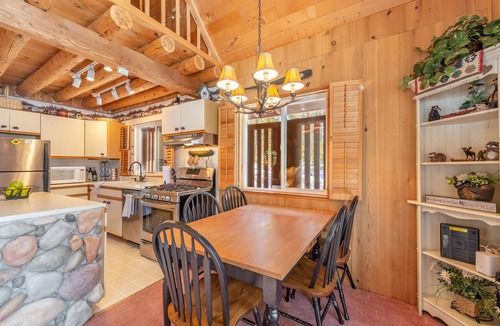Pla-Vada Woodlands Cabin | Delightful Cabin in the Woods