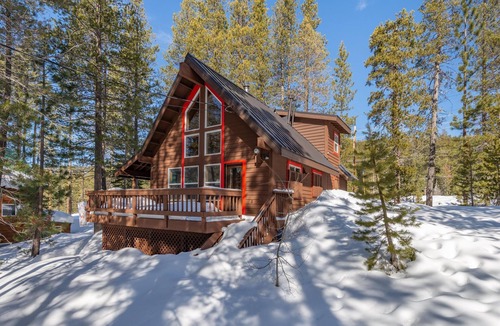 Pla-Vada Woodlands Cabin | Delightful Cabin in the Woods
