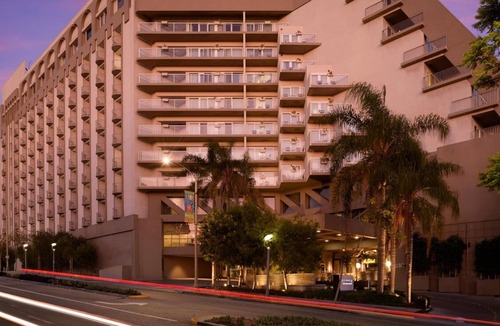 Ocean Park House | Deluxe Guest Room, 2 Queens, Hyatt Centric Delfina, Cabanas, Near Venice