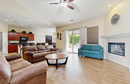 Cathedral City House | Desert Bliss: Your Poolside Paradise with Mountain Views, AC, and Wifi.