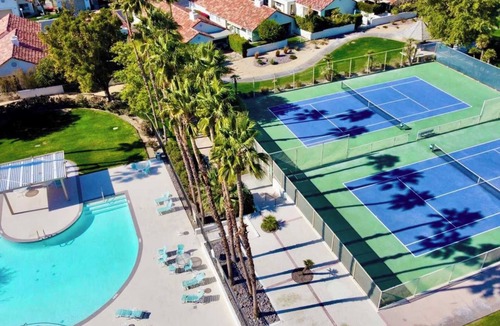 Palm Desert Apartment | Desert Breezes Resort 2 Bedroom Apartment with Resort Access