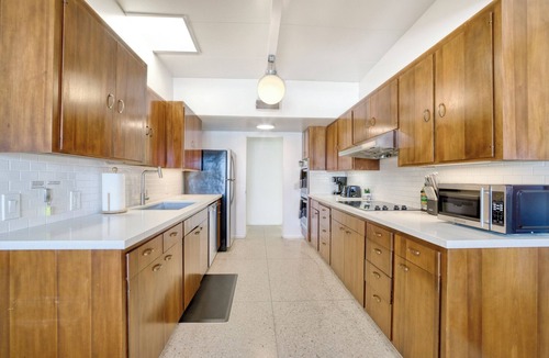 Indio House | Desert Escape: 5BR Mid-Century Home w/Pool, Spa, Firepit & Pickleball Court!