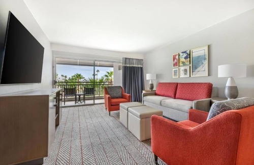 Canyon Corridor Hotel | Desert Escape Suite w/Full Kitchen & Private Patio
