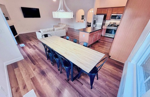 Fernley House | Desert Glow Residence-20 Min to USA Pkwy/Bedrooms|2Baths|Sleeps13