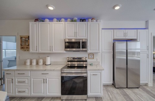 Pahrump House | Desert Oasis Estate: Saltwater Pool, Hot Tub & Gourmet Outdoor Kitchen