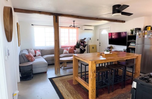 Landers Cabin | Desert Retreat w/Hot Tub, Mini Golf, Movie Theatre, Stargazing, Private 2 Acres