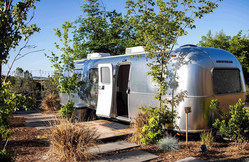 Coulterville House | Design-Led Glamping Escape Near Yosemite