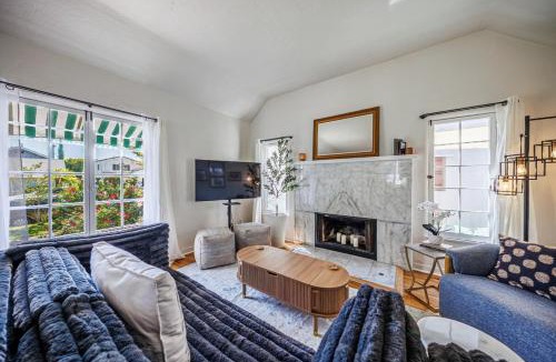 Carlson Park Apartment | Designer 2-Bedroom Home in Culver City - 20 Mins to LAX Airport
