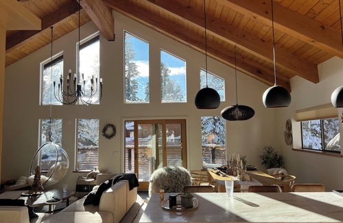 Mammoth Lakes House | Designer Mountain Chalet + Monthly Rental Only + Walk to Village + Ski Back