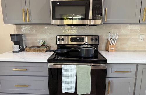Mission Hills House | Detached 2 Bedroom 2 Bathroom Casita - Pet Welcome - Relocation And Medical Stay