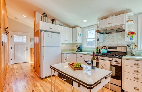 Dillon Beach Cabin | Dillon Beach 5-Star Retreat! Dog OK~Walk to Beach~WiFi– The Lookout