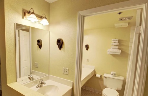 Mount Charleston Hotel | Discover Nature’s Beauty – Double Queen Room w/Free Parking and All-Season Fun