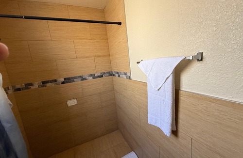 Vallejo Hotel | Discovery Inn Vallejo I 80 Near Napa CA