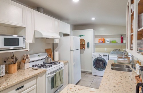 Southwest Anaheim House | Disney Cozy Luxe Home: Arcade Game Room - Near Disney & Knott's Berry Farm