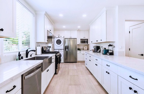 Fullerton House | Disney Getaway: 8-Min Drive + Cozy Yard & Firepit