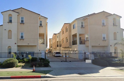 Placentia House | Disneyland Getaway Tri-level Gated Townhome