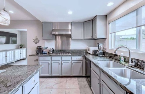 Sherwood Forest and Thistle Development House | Disneyland Spacious 8BR 4BA Pool, HotTub, Large Parking
