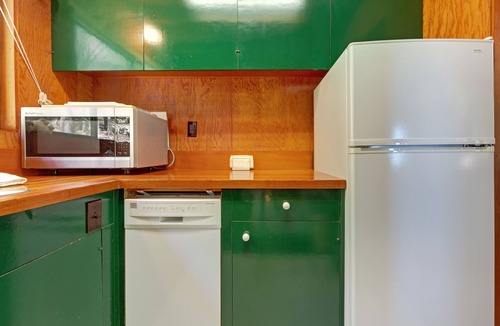 Sea Ranch Cabin | Dog-Friendly Cabin w/Ocean View, Private Hot Tub & BBQ, and Access to Pools