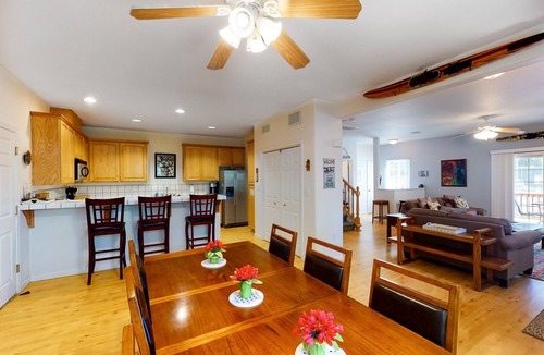 Bass Lake House | Dog-friendly home w/shared hot tub, spa, pool + WiFi, central AC