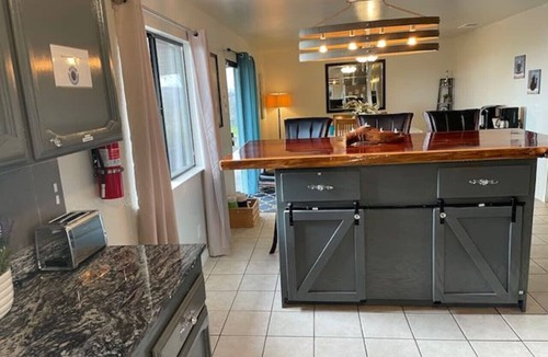 Coarsegold House | Dog Friendly - Hot Tub - Elements Suite