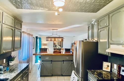 Coarsegold House | Dog Friendly - Sleeps 12 - Yosemite Elements