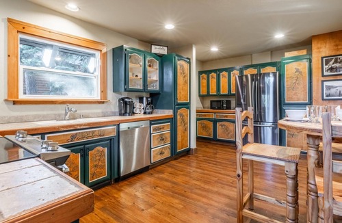 Kingswood Estates House | Dog-Friendly Tahoe Vista Cabin