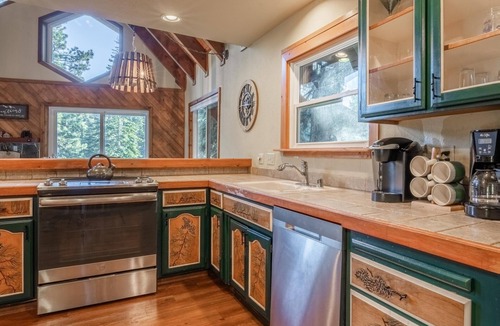 Kingswood Estates House | Dog-Friendly Tahoe Vista Cabin