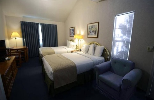 Fresno Hotel | Double Room, 2 Queen Beds