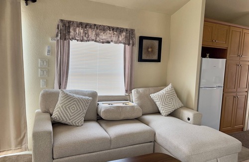 Hanford House | Downtown Comfy Mobile Home Stay