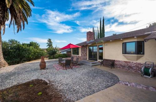 Paso Robles House | DoWNTOWN DeRBY-Hot Tub & Views