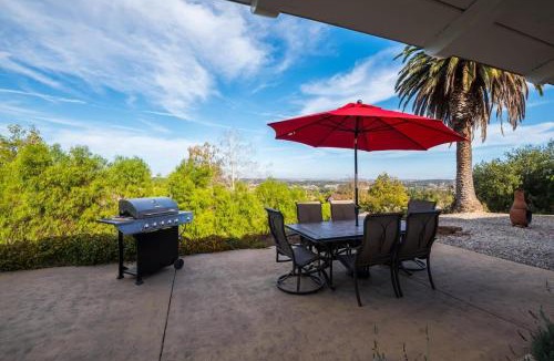 Paso Robles House | DoWNTOWN DeRBY-Hot Tub & Views