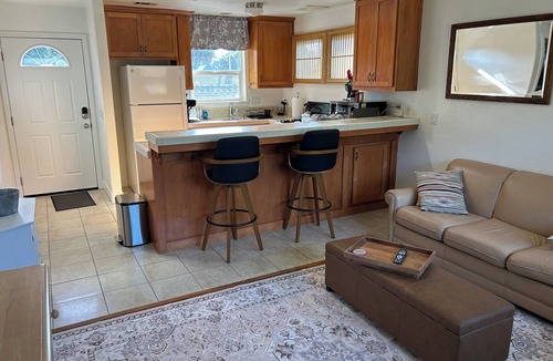 San Luis Obispo Apartment | Downtown San Luis Obispo Modern Carriage House Apartment