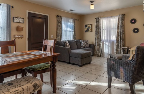 Paso Robles Cottage | Downtown Weekender-Walk To Downtown and Enjoy Everything Paso!