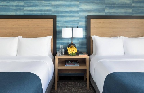 Fisherman's Wharf Hotel | Dreamy Escape: Enjoy a Cozy & Modern Room - Steps Away from Lombard Street