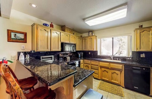 Lakeshore Condo | Eagle's Nest - Condo in Huntington Lake